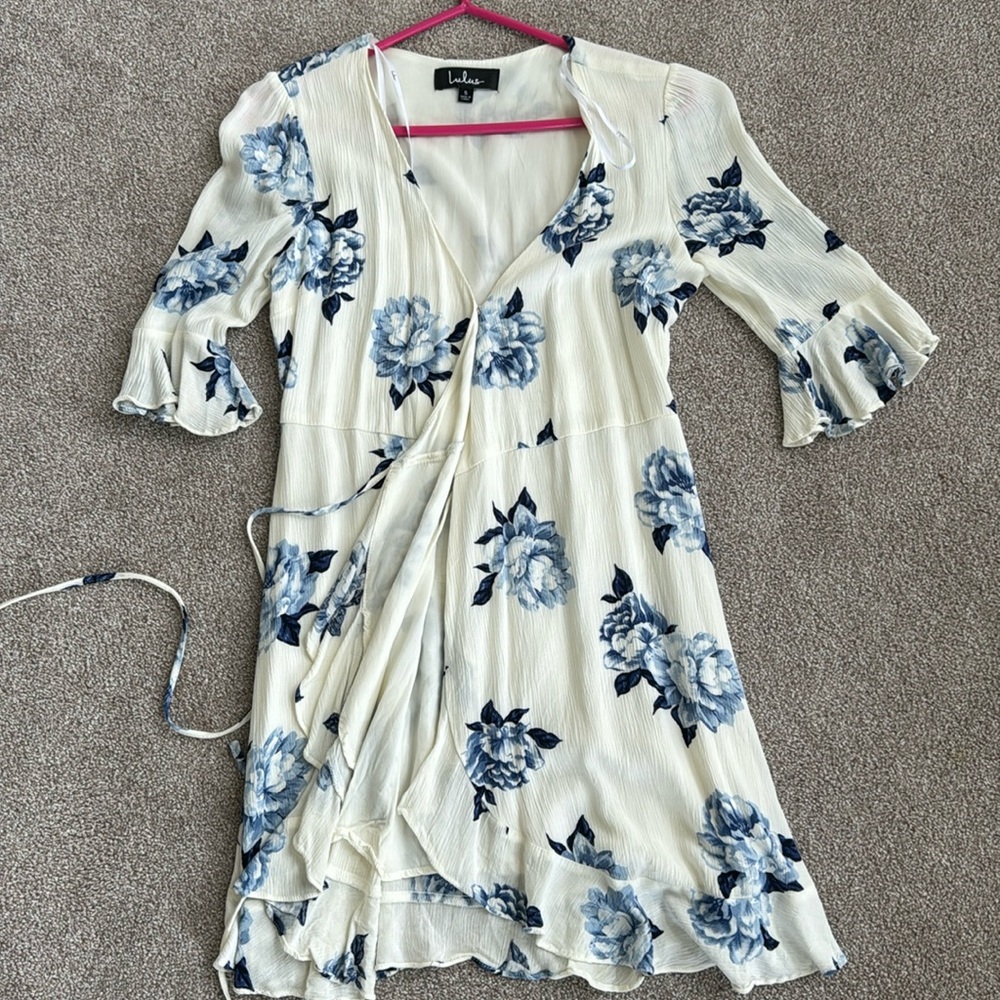 Lulus peony blue and white wrap floral dress